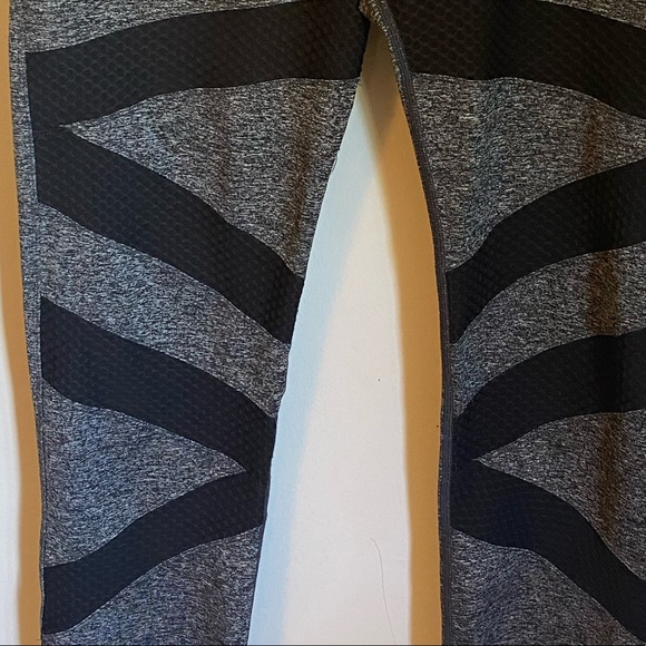 Charmed Hearts Leggings XL - Like New - Picture 4 of 4